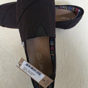 NWT Toms black shoes